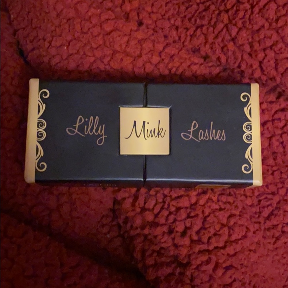 Lilly Mink Lashes
